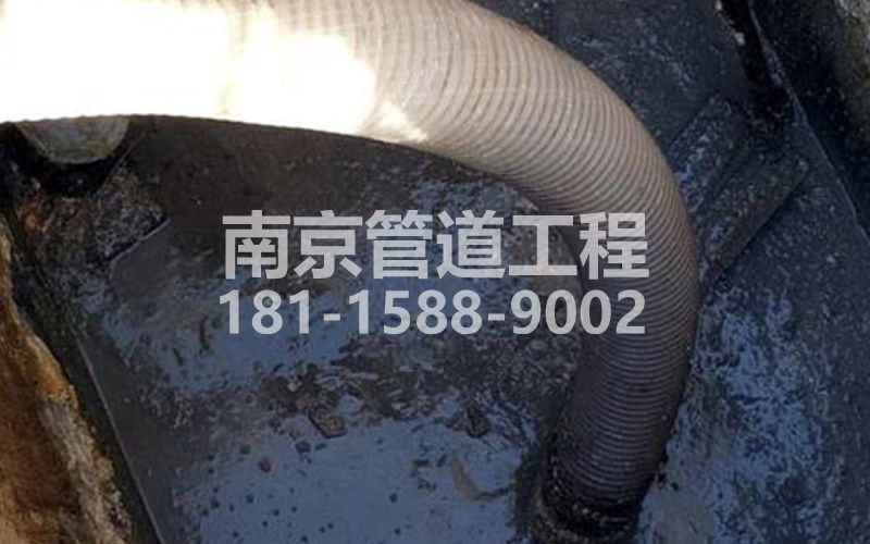 213东江村抽粪